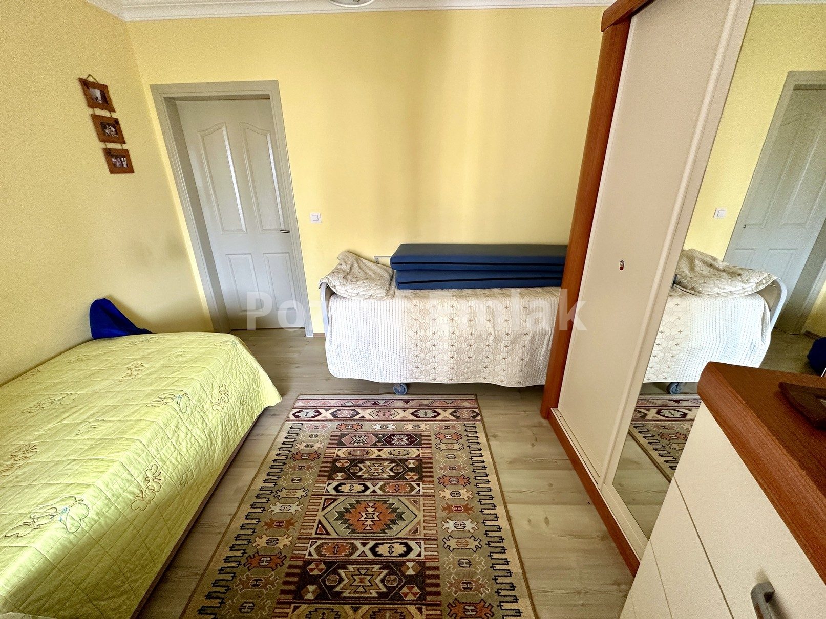 Turgutreis Merkezde Satılık 3+1 Bahçe Katı Geniş Daire