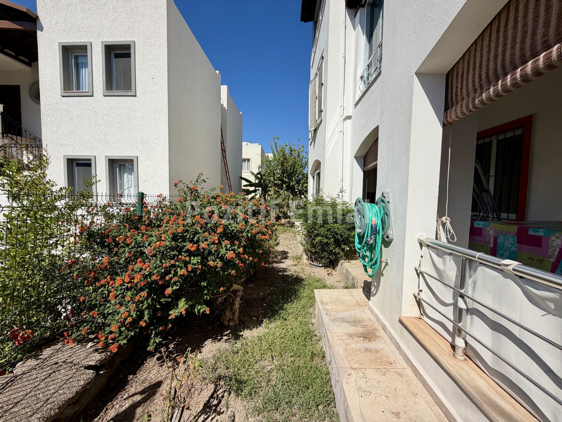 Turgutreis Merkezde Satılık 3+1 Bahçe Katı Geniş Daire